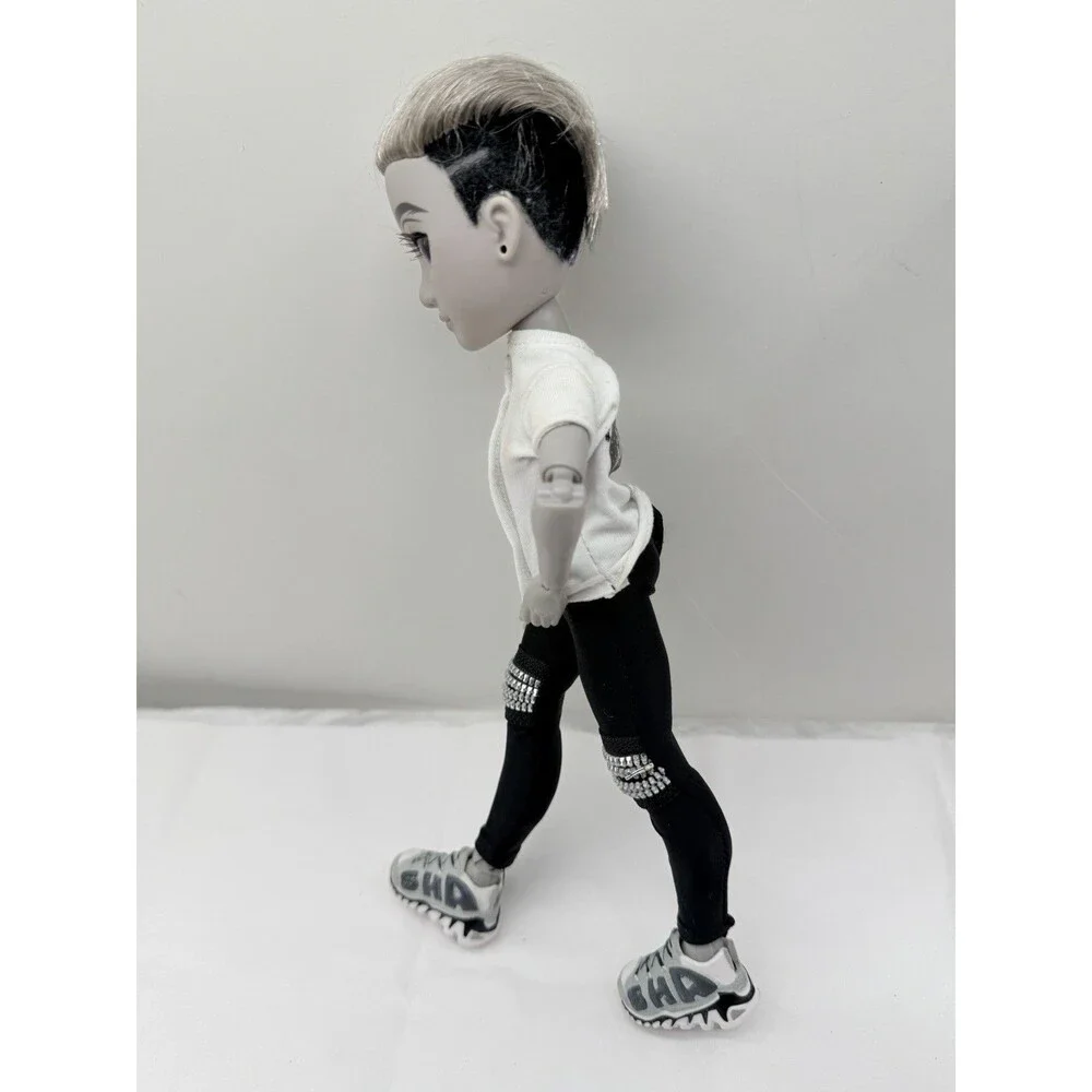 Rainbow High Shadow Series Ash Silverstone Doll Grayscale Boy Fashion Doll